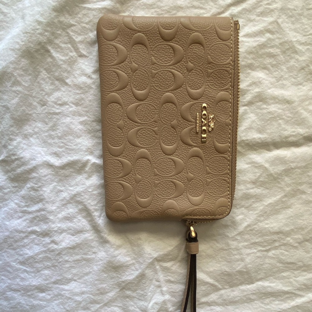 COACH WRISTLET BRAND NEW NEVER WORN